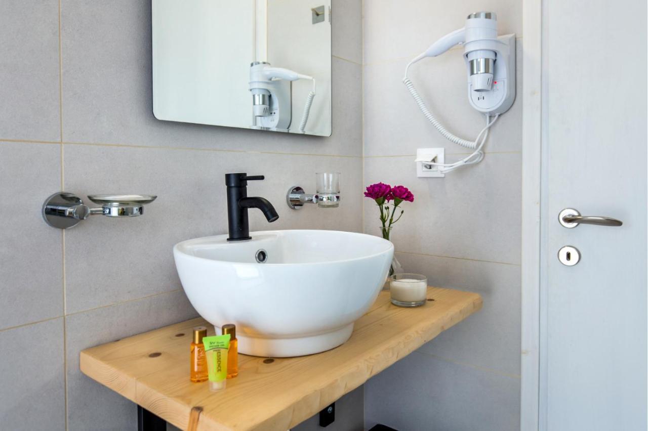 Avgoustidis Apartments يميناريا المظهر الخارجي الصورة