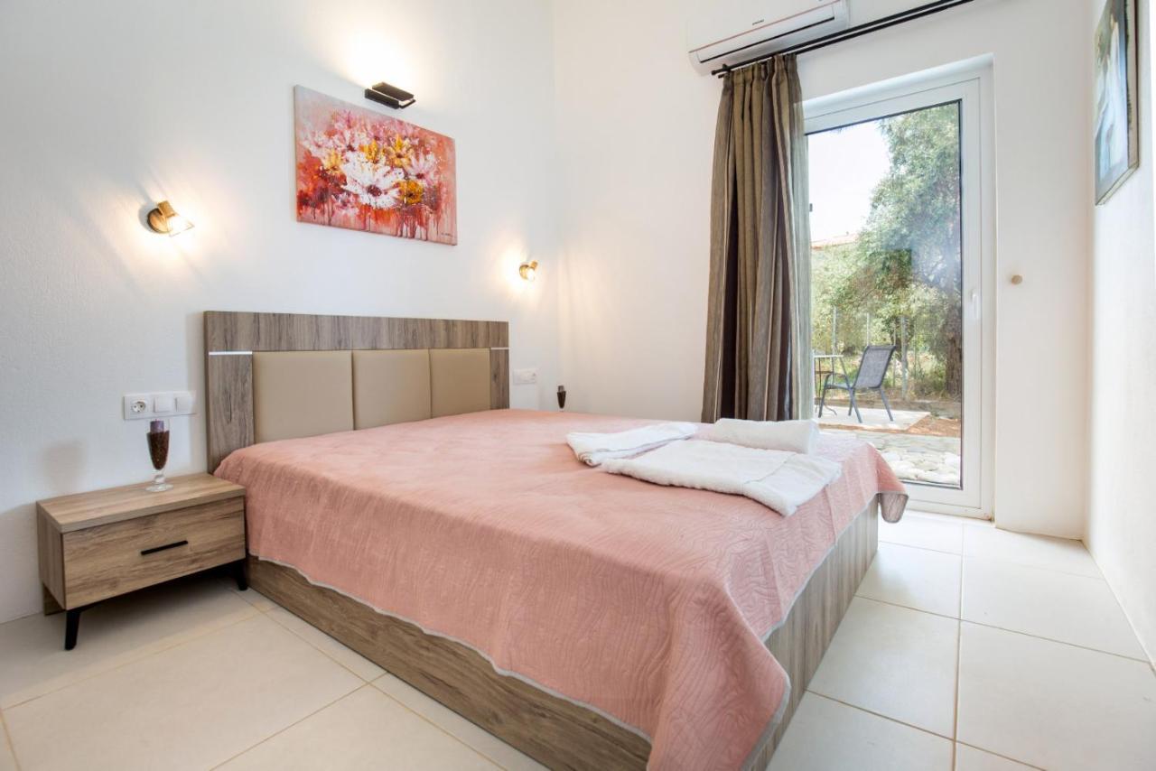 Avgoustidis Apartments يميناريا المظهر الخارجي الصورة